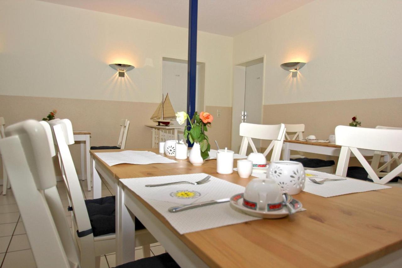F-1010 Strandhaus Mönchgut Bed&Breakfast DZ 28 Terrasse strandnah, inkl Frühstück Lobbe Exterior foto
